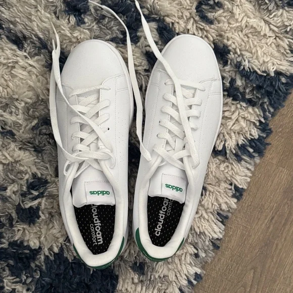 Adidas Cloudfoam White and Green Sneakers - Picture 1 of 4
